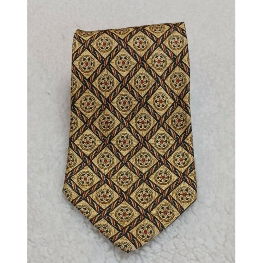 Club Room Men's Classic Tie 100% Silk Geometric Yellow Made in USA